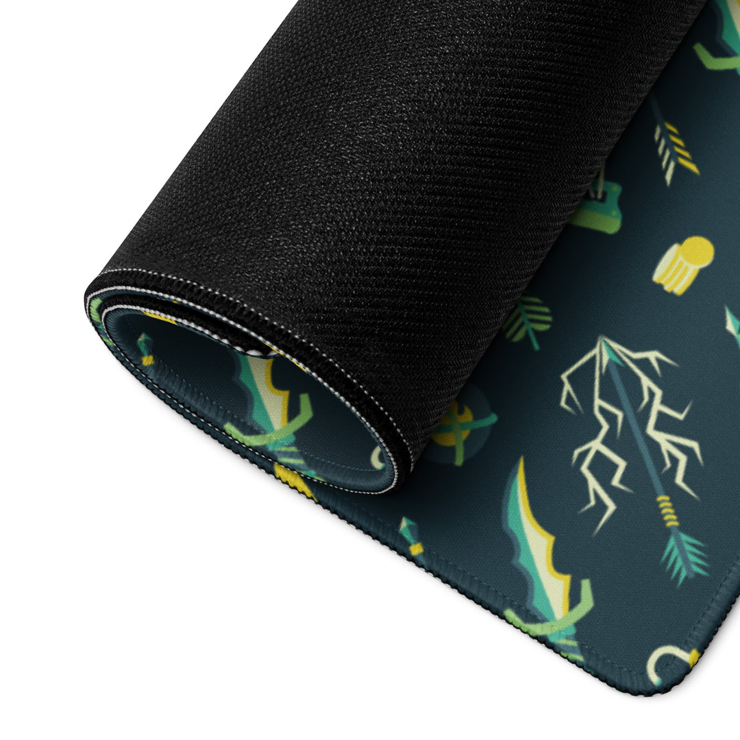 Rogue desk mat - Geeky merchandise for people who play D&D - Merch to wear and cute accessories and stationery Paola's Pixels