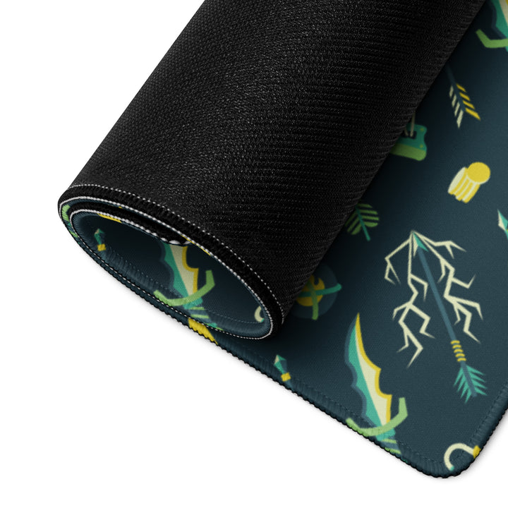 Rogue desk mat - Geeky merchandise for people who play D&D - Merch to wear and cute accessories and stationery Paola's Pixels