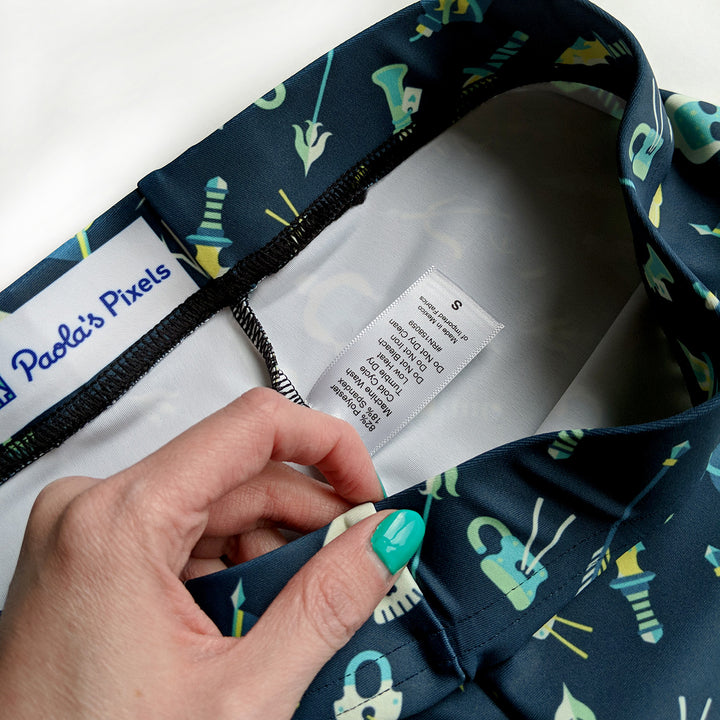 Rogue Leggings - Geeky merchandise for people who play D&D - Merch to wear and cute accessories and stationery Paola's Pixels