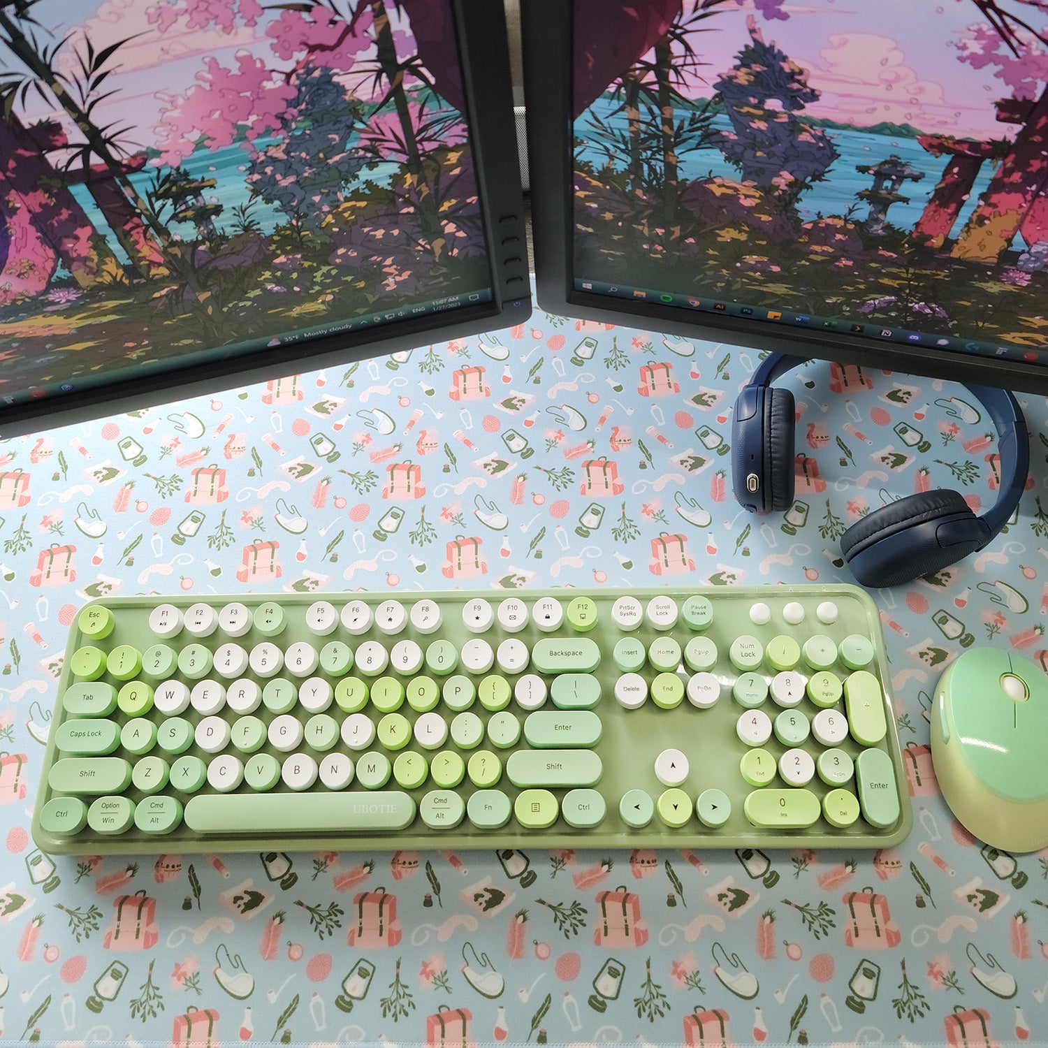 Adventurer desk mat - Geeky merchandise for people who play D&D - Merch to wear and cute accessories and stationery Paola's Pixels