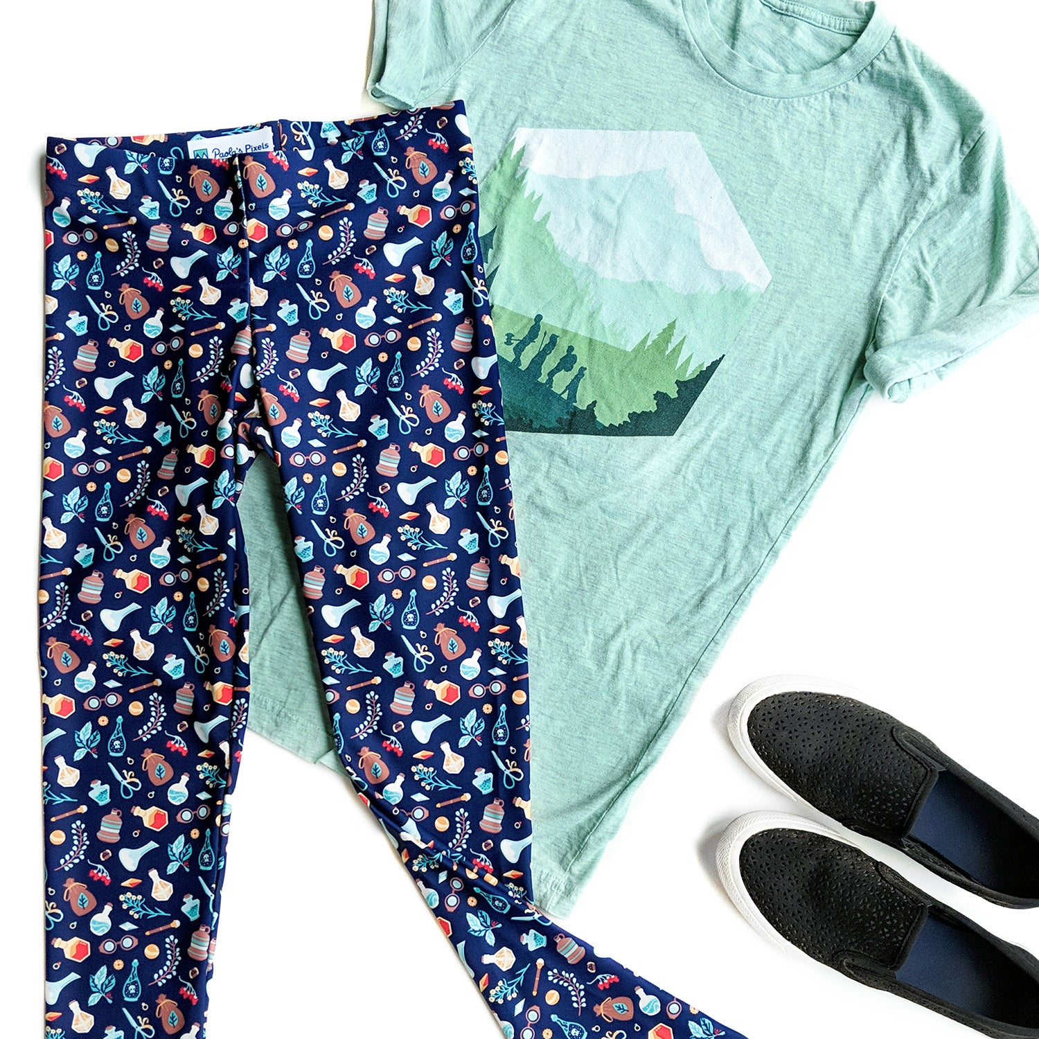 Alchemist Leggings - Geeky merchandise for people who play D&D - Merch to wear and cute accessories and stationery Paola's Pixels