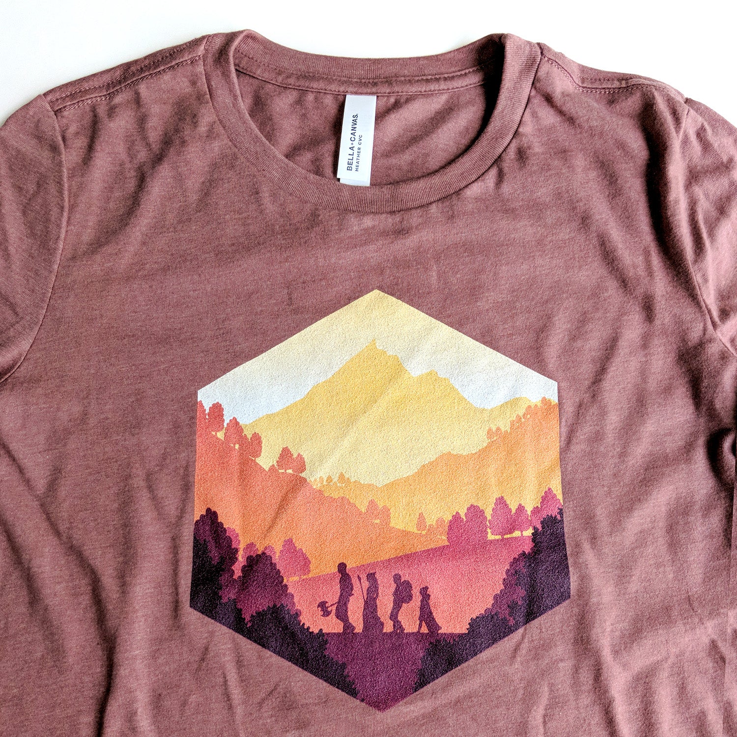 Fall Adventure d20 Women's Shirt - Geeky merchandise for people who play D&D - Merch to wear and cute accessories and stationery Paola's Pixels