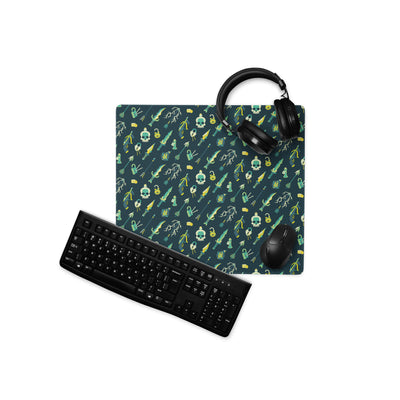 Rogue desk mat - Geeky merchandise for people who play D&D - Merch to wear and cute accessories and stationery Paola's Pixels