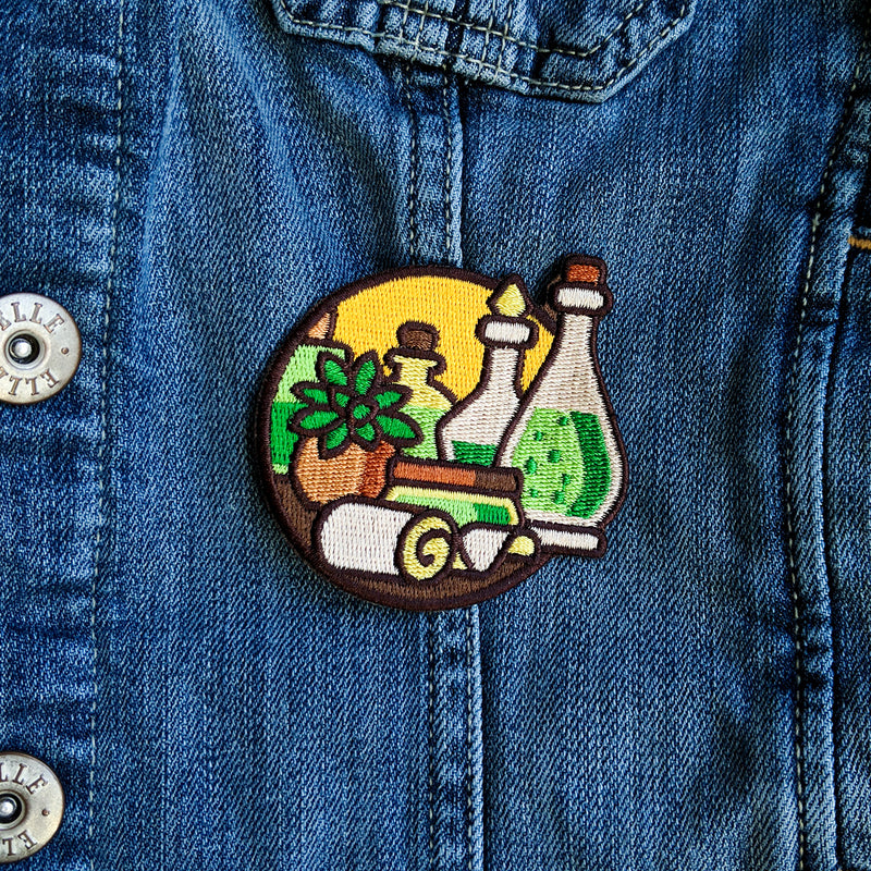 Healer Patch - Geeky merchandise for people who play D&D - Merch to wear and cute accessories and stationery Paola&