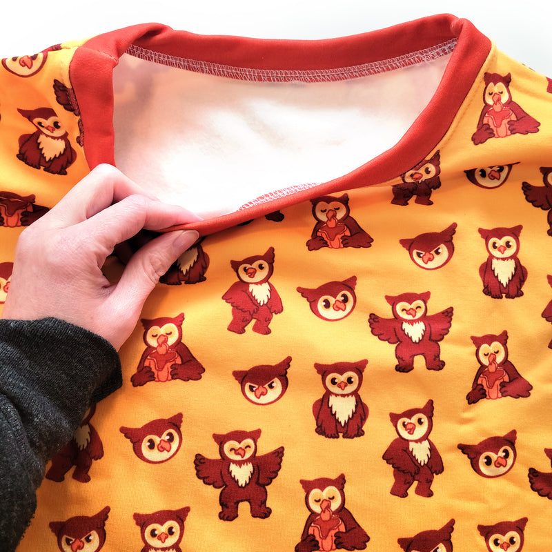 Owlbear Sweatshirt - Geeky merchandise for people who play D&D - Merch to wear and cute accessories and stationery Paola&