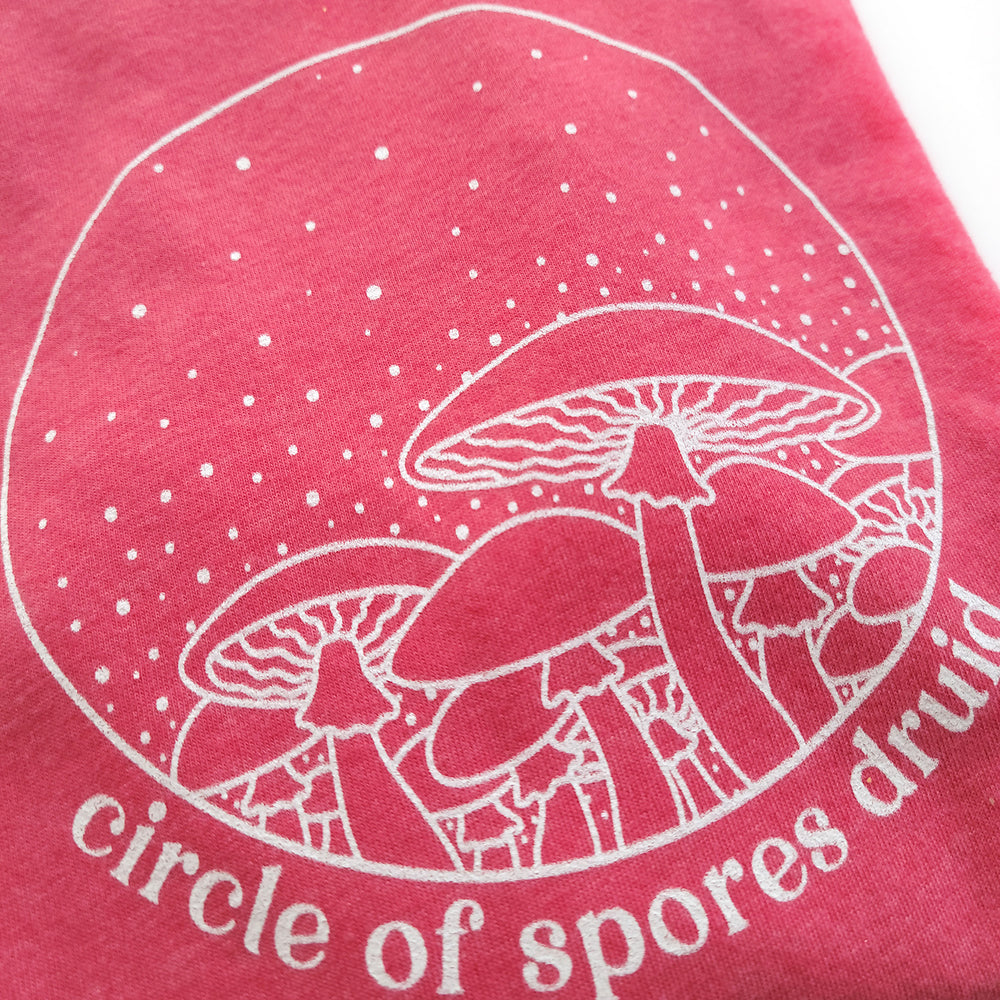 Circle of Spores Druid Unisex Shirt - Geeky merchandise for people who play D&D - Merch to wear and cute accessories and stationery Paola's Pixels
