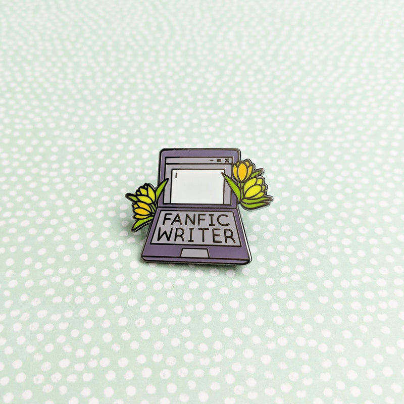Fanfic Writer Enamel Pin - Geeky merchandise for people who play D&D - Merch to wear and cute accessories and stationery Paola&