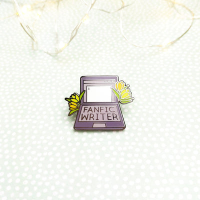 Fanfic Writer Enamel Pin - Geeky merchandise for people who play D&D - Merch to wear and cute accessories and stationery Paola's Pixels